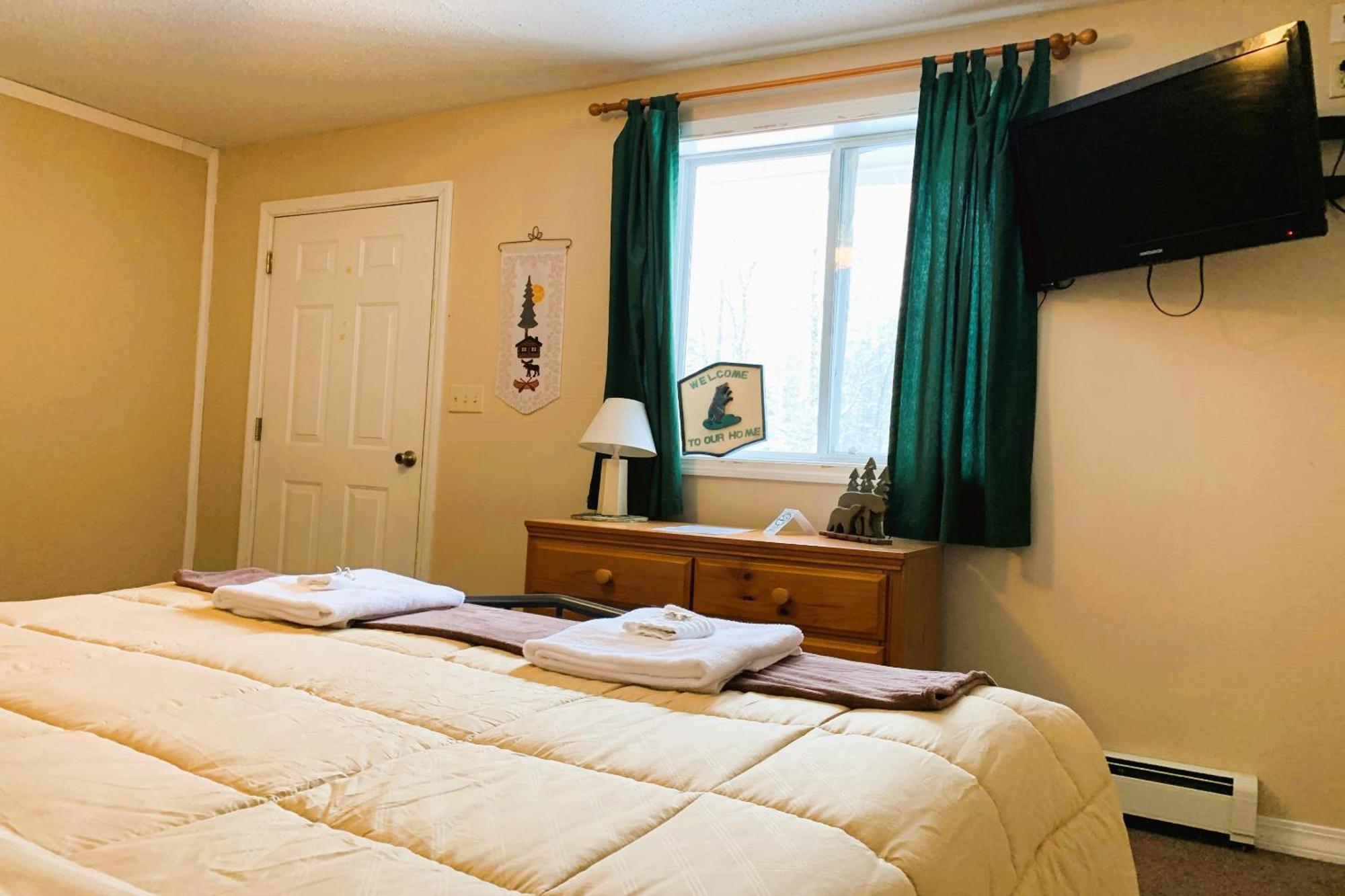 Love Hotels St John River By Oyo At Fort Kent Me Saint John Plantation Exterior photo