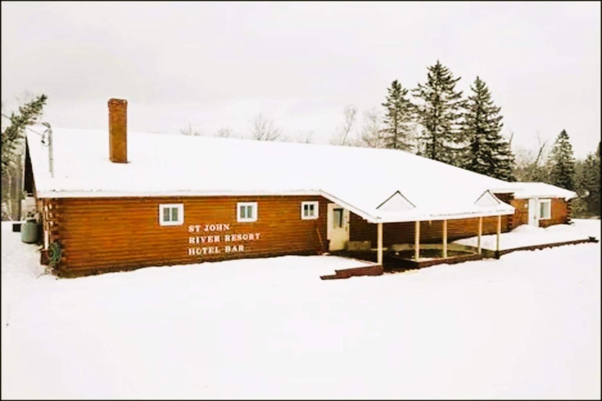 Love Hotels St John River By Oyo At Fort Kent Me Saint John Plantation Exterior photo