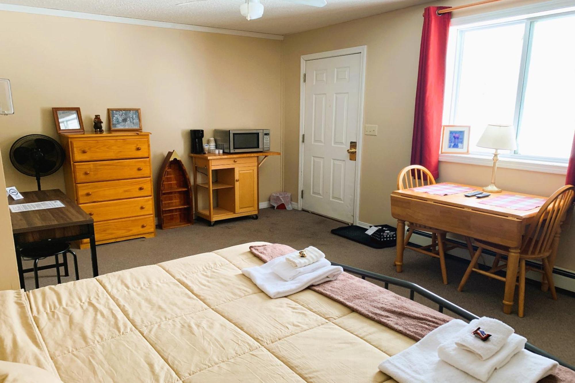 Love Hotels St John River By Oyo At Fort Kent Me Saint John Plantation Exterior photo